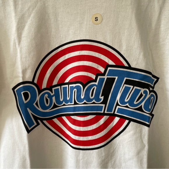 🐰 Round Two | Tune Squad Cartoon Tee White (S) 🐰 - Picture 4 of 5